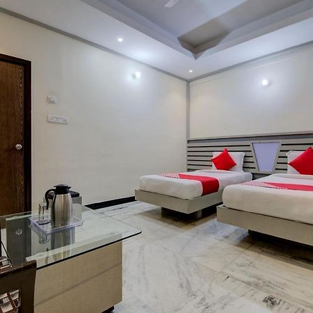 Oyo 1545 Hotel Shivani International Ahmedabad Bagian luar foto