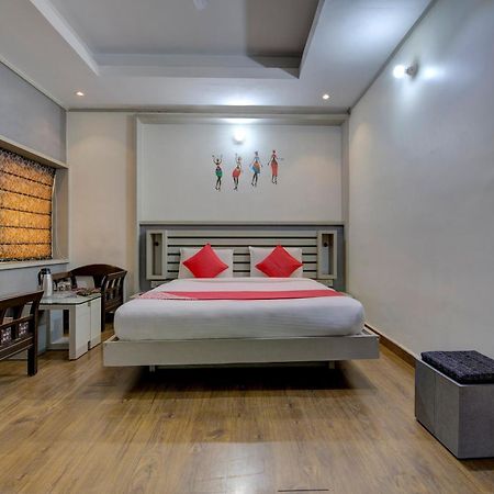 Oyo 1545 Hotel Shivani International Ahmedabad Bagian luar foto
