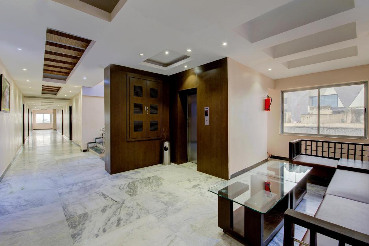 Oyo 1545 Hotel Shivani International Ahmedabad Bagian luar foto