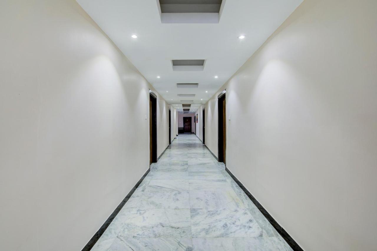 Oyo 1545 Hotel Shivani International Ahmedabad Bagian luar foto