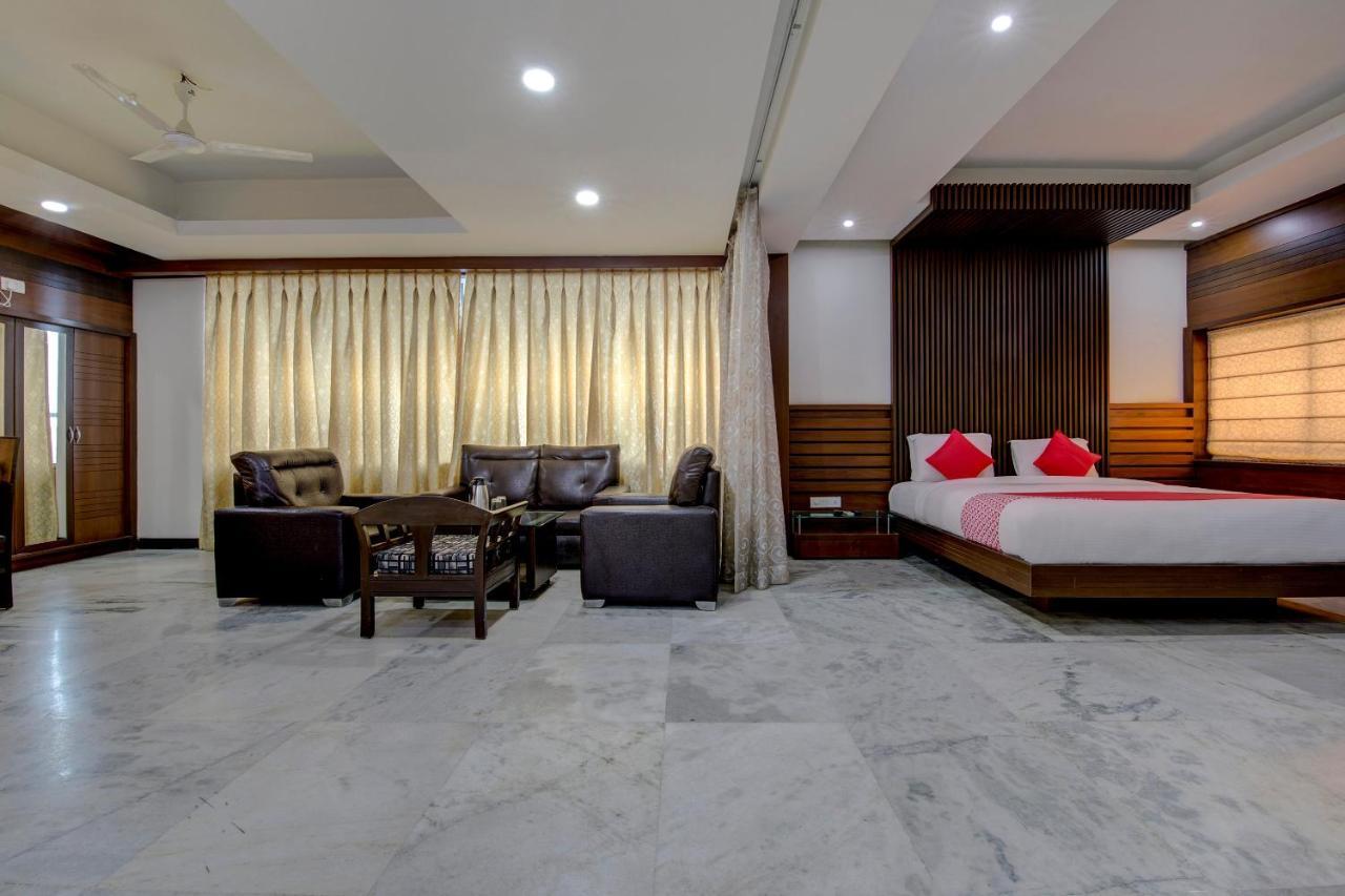 Oyo 1545 Hotel Shivani International Ahmedabad Bagian luar foto