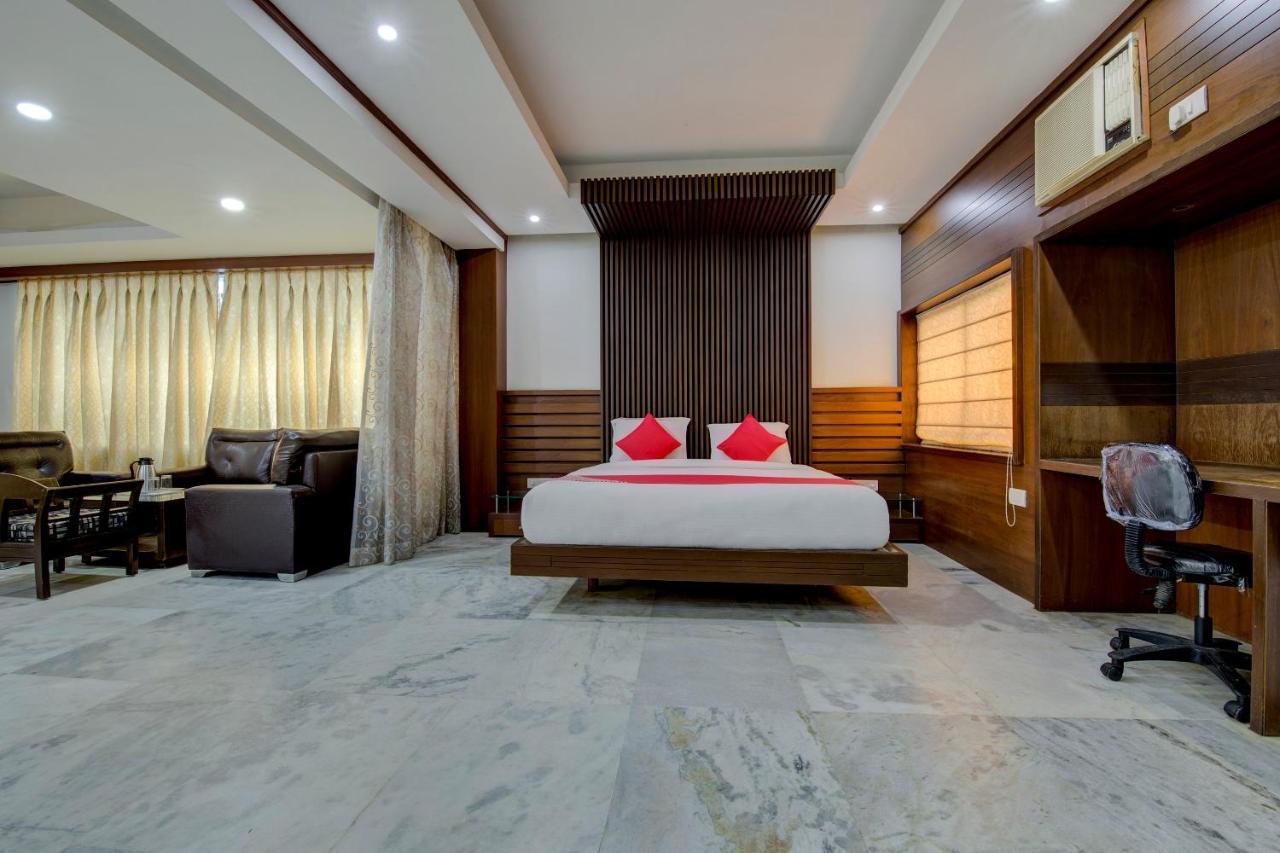 Oyo 1545 Hotel Shivani International Ahmedabad Bagian luar foto