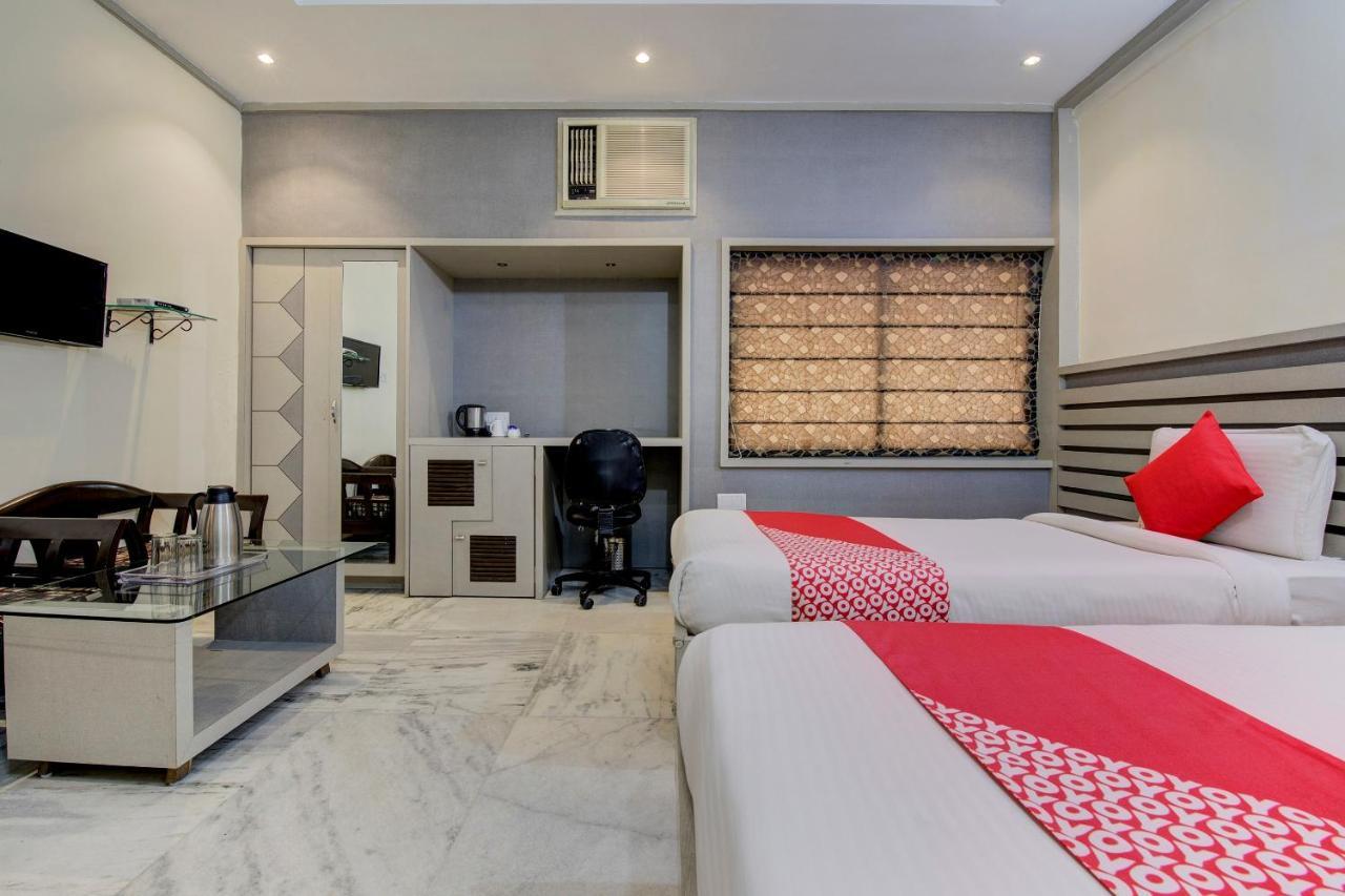Oyo 1545 Hotel Shivani International Ahmedabad Bagian luar foto