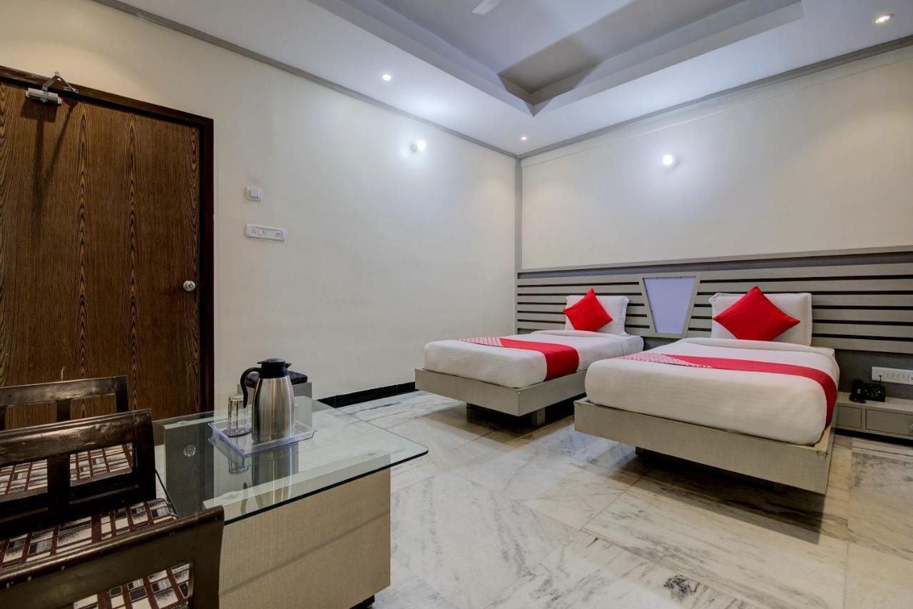 Oyo 1545 Hotel Shivani International Ahmedabad Bagian luar foto