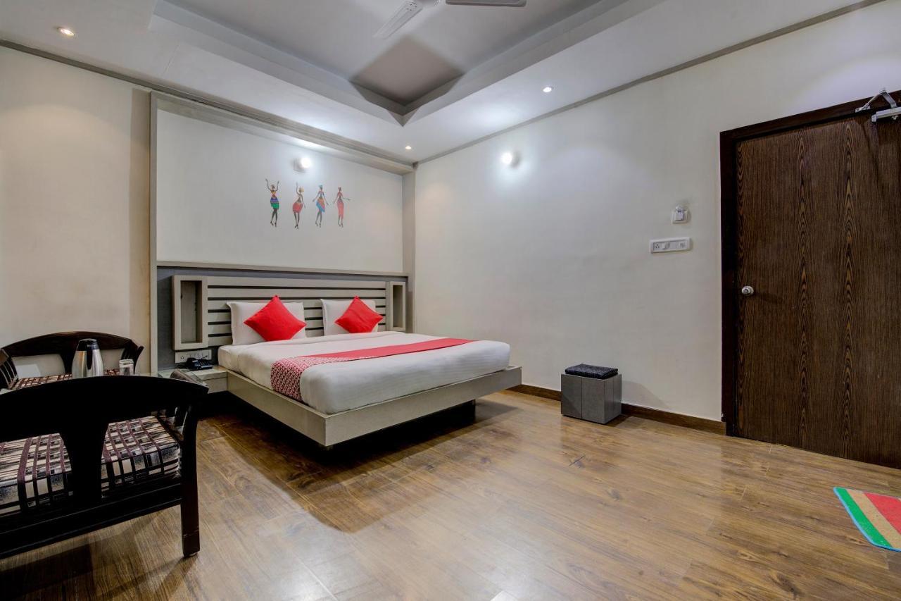 Oyo 1545 Hotel Shivani International Ahmedabad Bagian luar foto