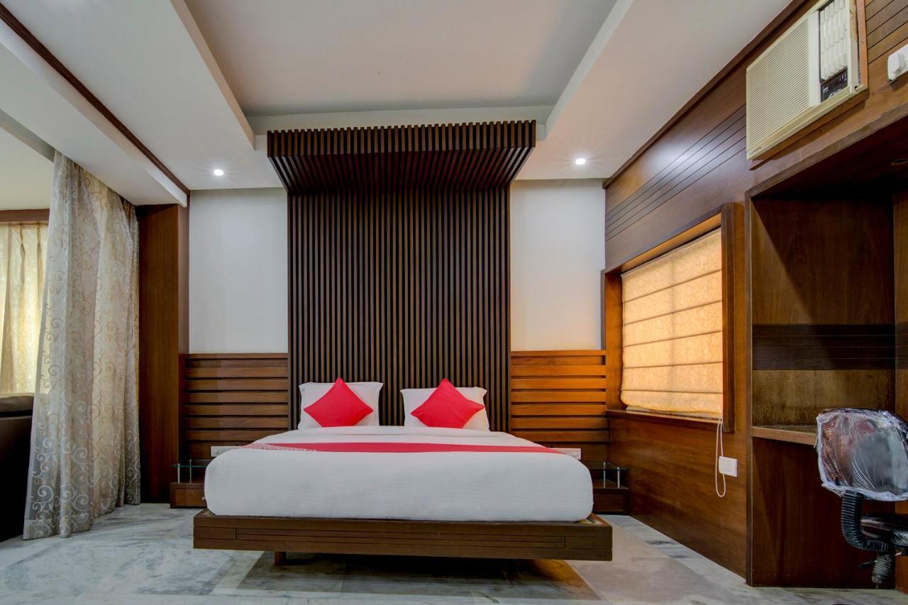 Oyo 1545 Hotel Shivani International Ahmedabad Bagian luar foto