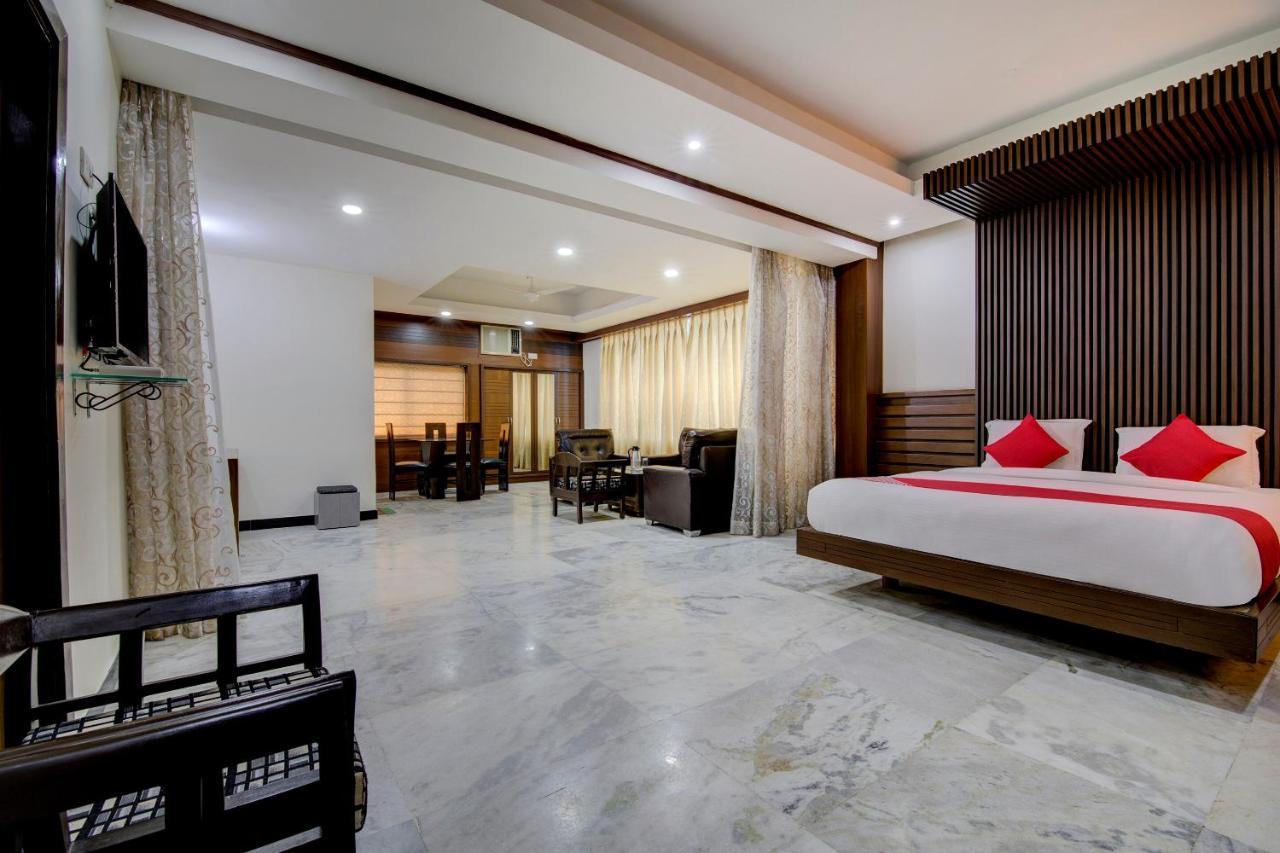 Oyo 1545 Hotel Shivani International Ahmedabad Bagian luar foto