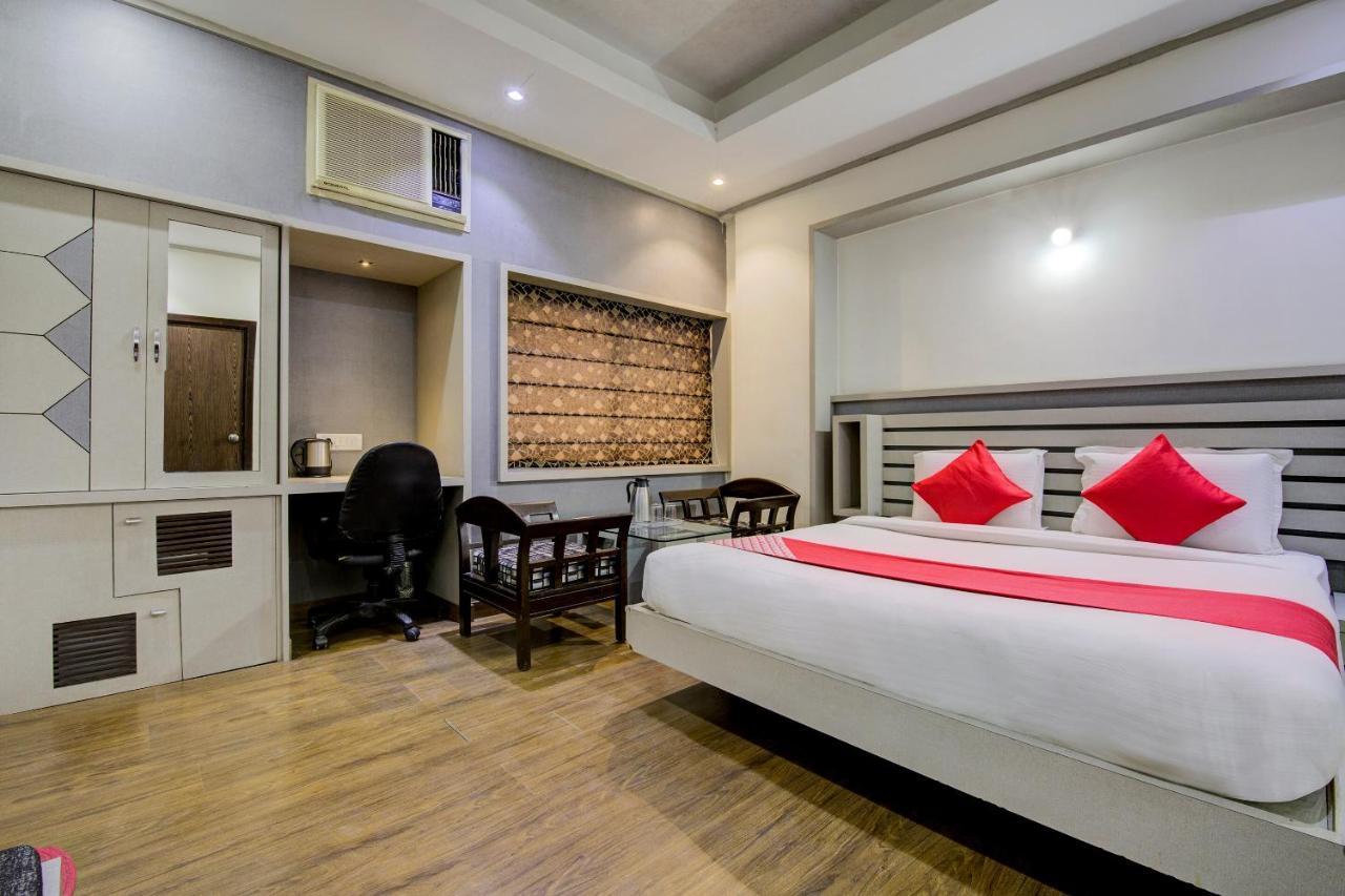 Oyo 1545 Hotel Shivani International Ahmedabad Bagian luar foto