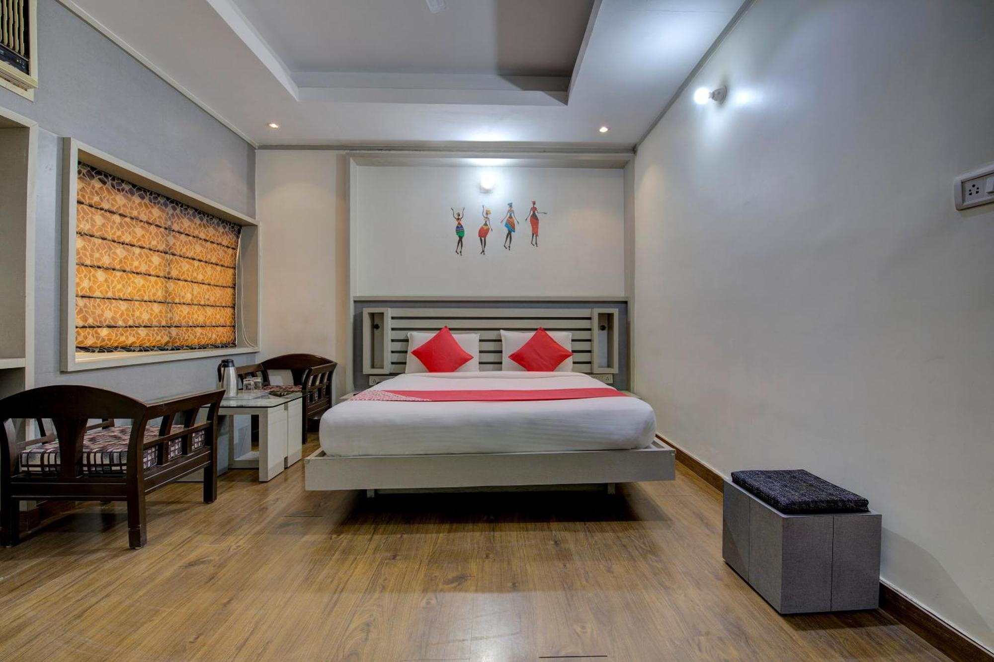 Oyo 1545 Hotel Shivani International Ahmedabad Bagian luar foto