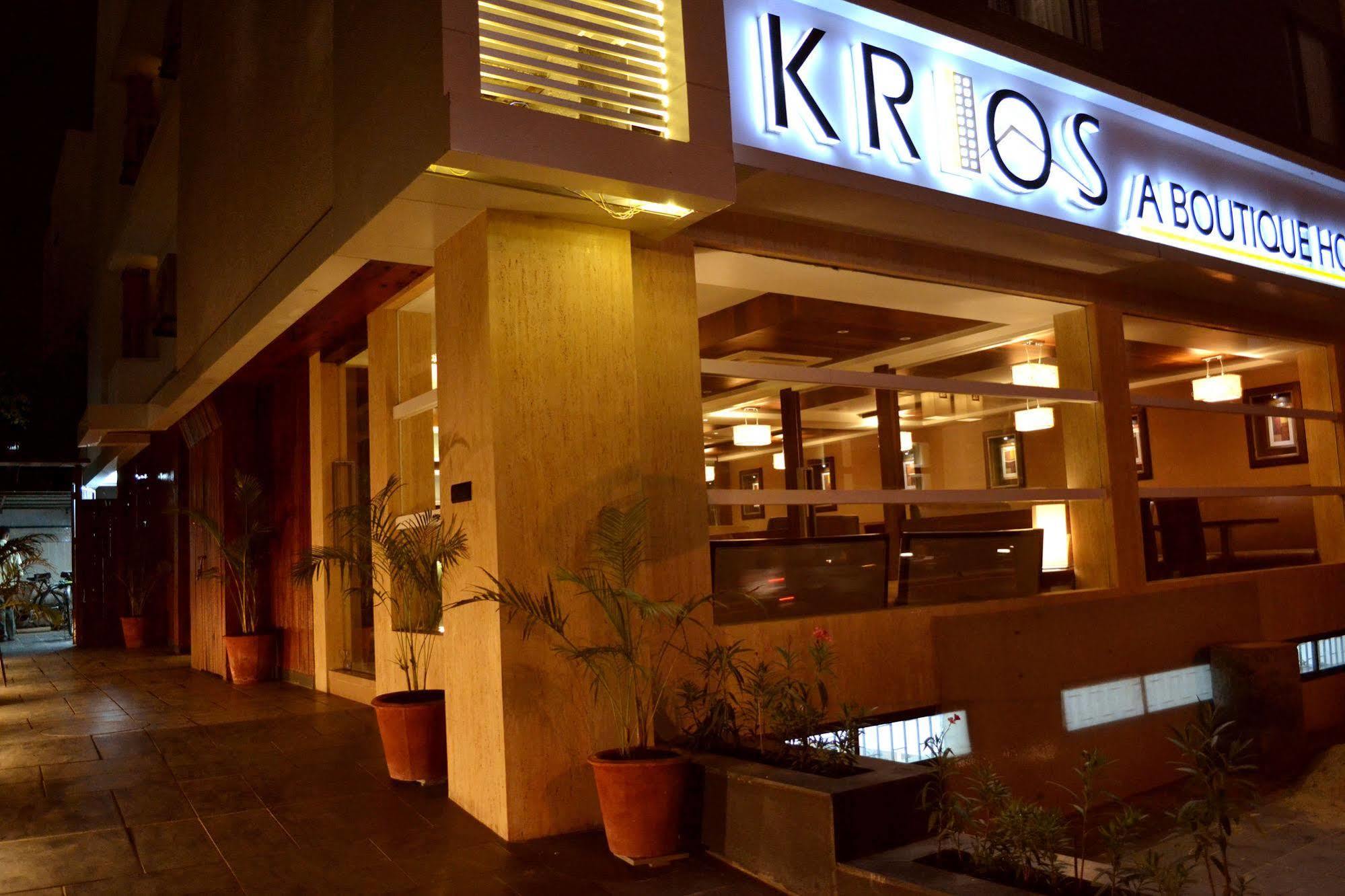 Oyo 1545 Hotel Shivani International Ahmedabad Bagian luar foto