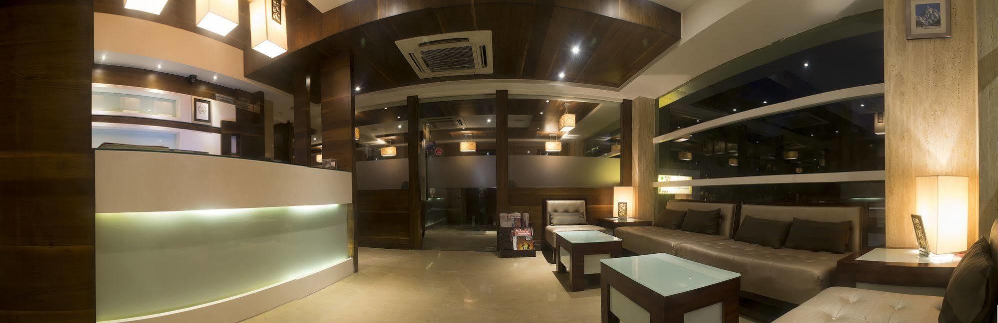 Oyo 1545 Hotel Shivani International Ahmedabad Bagian luar foto
