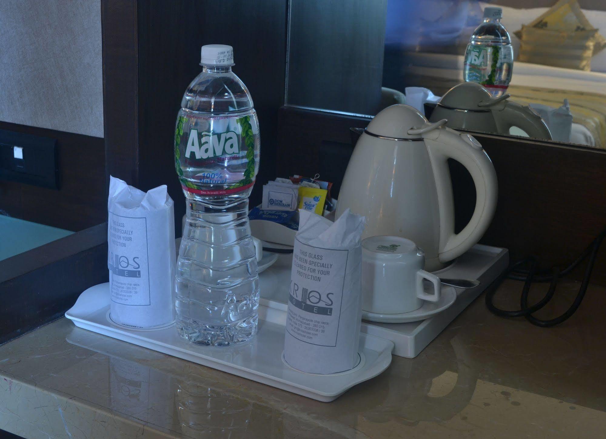 Oyo 1545 Hotel Shivani International Ahmedabad Bagian luar foto